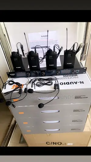 SOUNDLAB Wireless Microphone System UHF 4 Channel Lapel Mic