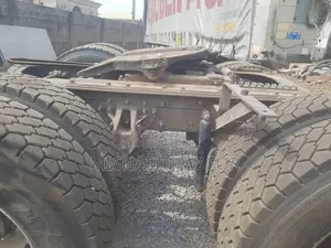 Tractor Head