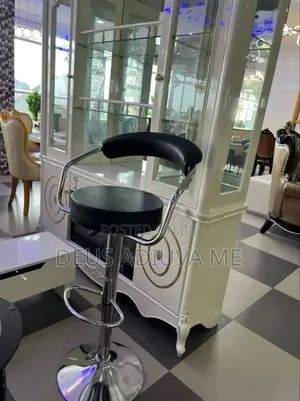 Bar Stool With Swivel Leg