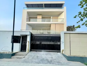 Exquisite Luxury 5-bedroom Home With Cinema, Swimmin...