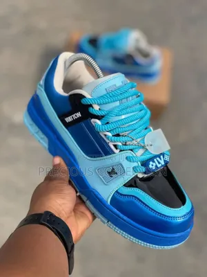 Unisex Louis Vuitton Lace Up Sneakers
