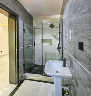 Shower Luxury Cubicle With Black Accessories