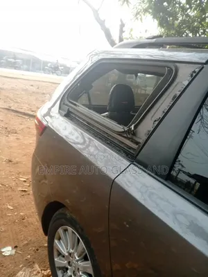 Last Vent Glass for Toyta Sienna 2012 Model Available Now
