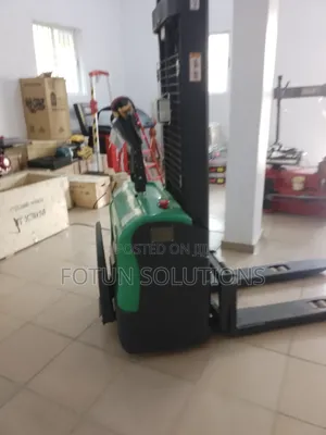 Full Electric Stacker