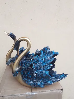 2 Piece Swan Resin Figurine Deco Statue