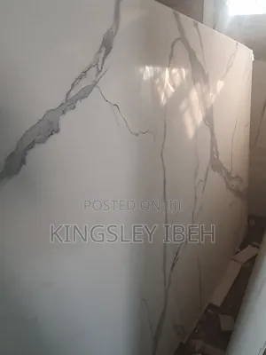 Carrara Quartz Big Wave for Kitchen Top