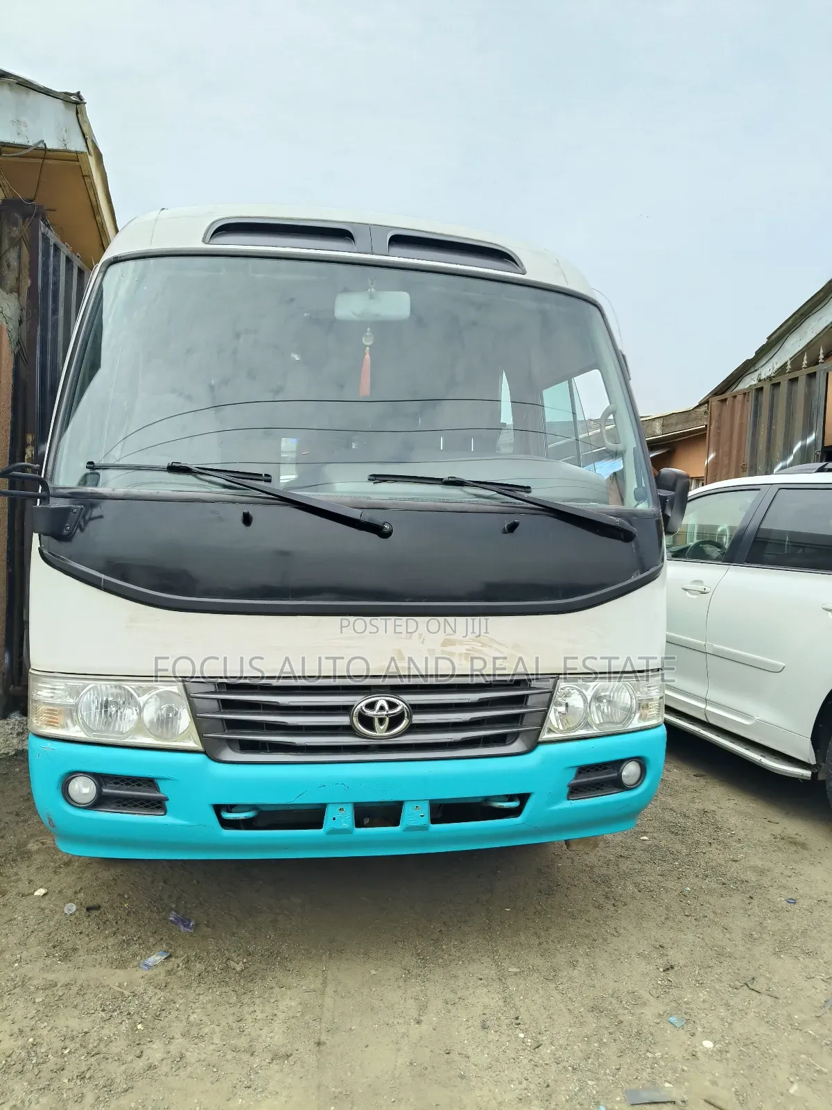 Toyota Coaster 2015