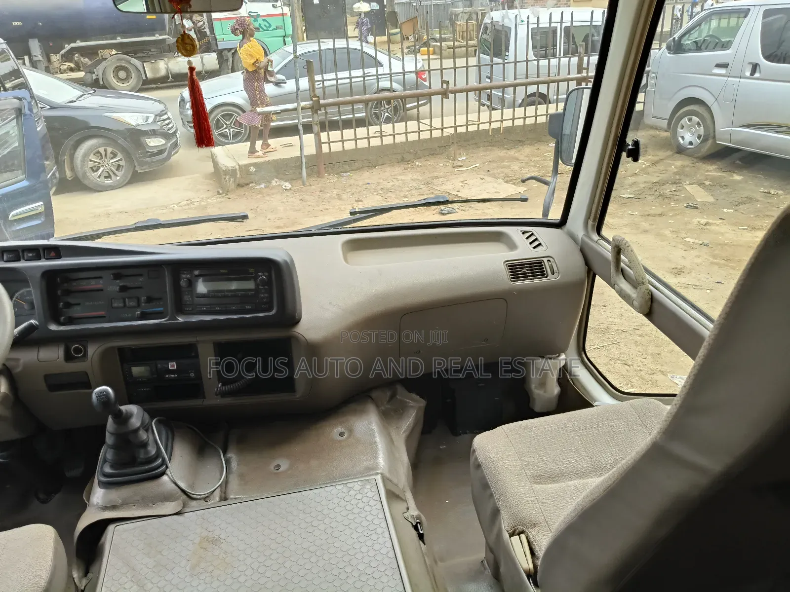 Toyota Coaster 2015