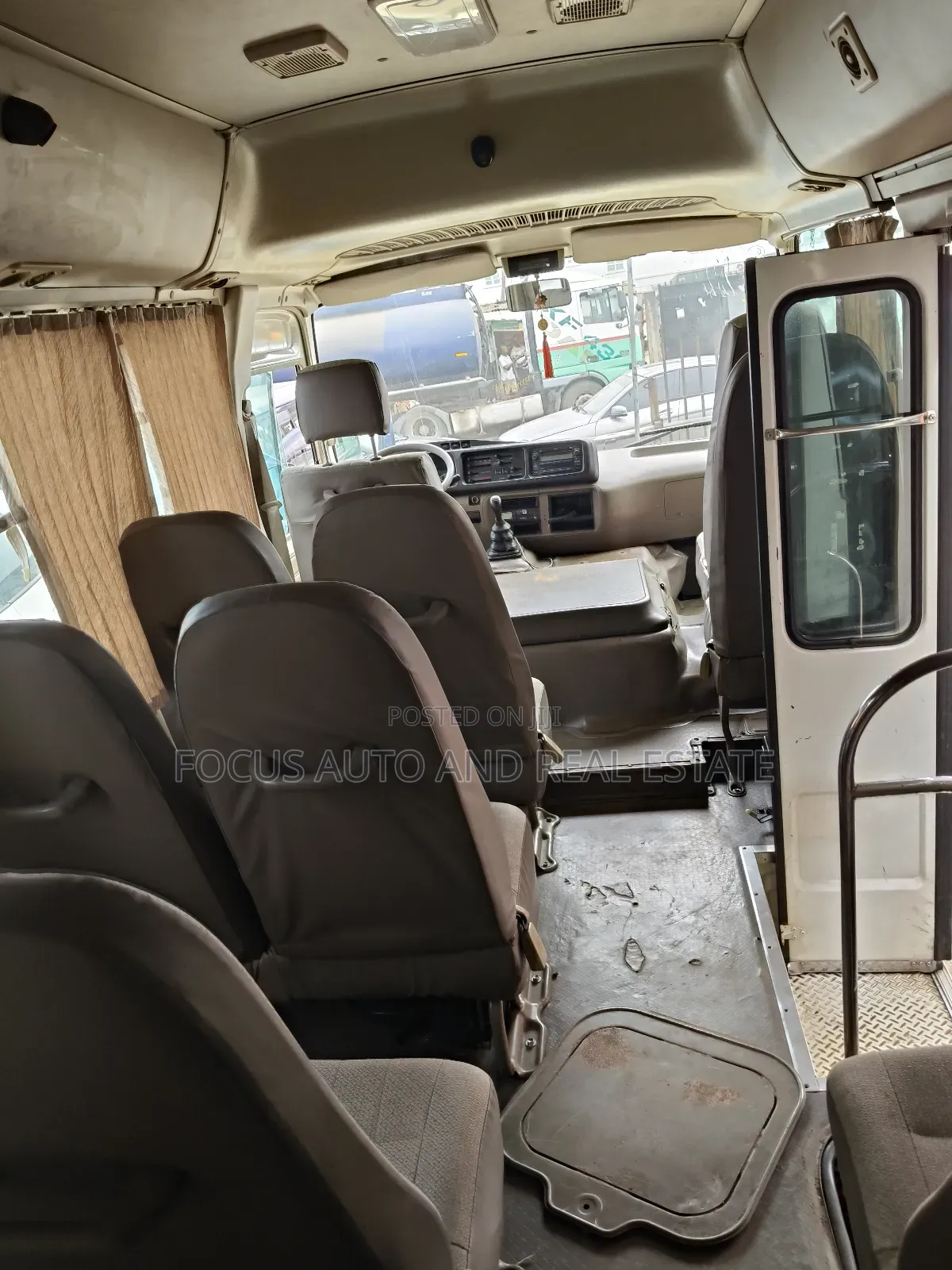Toyota Coaster 2015