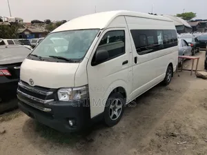 Toyota HiAce 2018 White