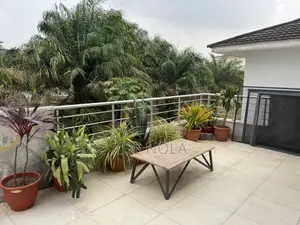 Stylish Cozy 1-Bedroom Loft Shortlet