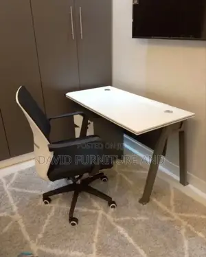 Durable Chair With Desk