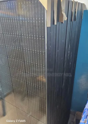 550w All-black Solar Panels
