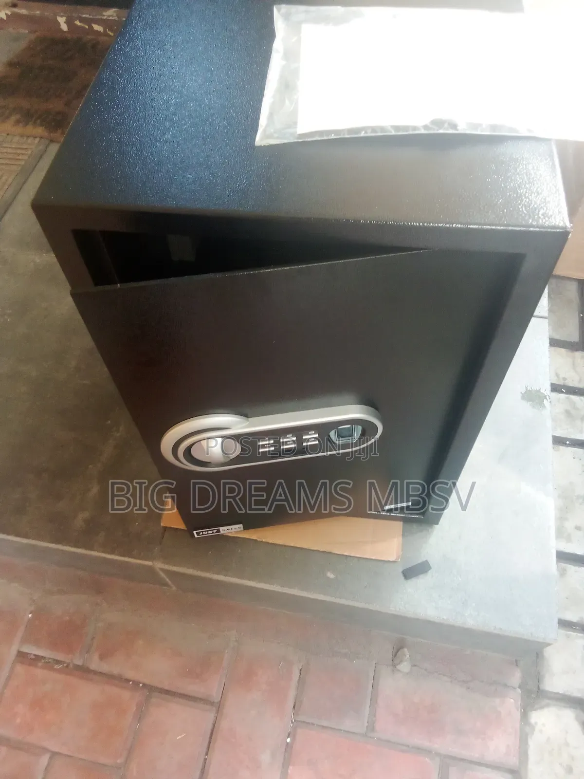 Fingerprint Hotel Safe Not Fireproof