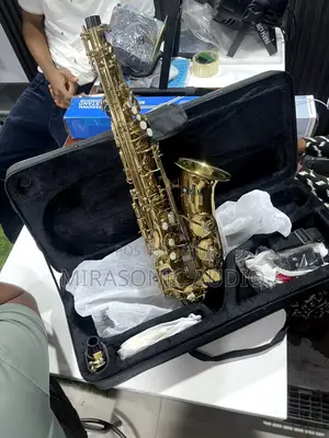 Yamaha Saxophone With Complete Accessories