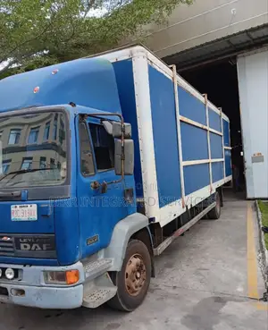 Relocating , Movers, Container Body Trucks