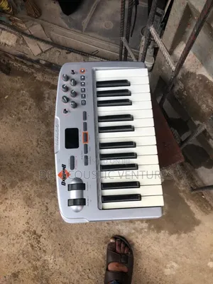 Uk Used Maudio 2 Octave Midi Keyboard