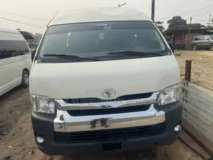 Toyota HiAce 2018 White