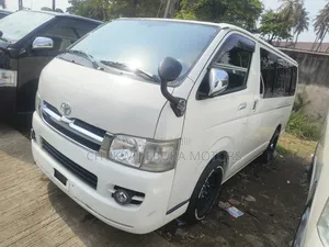 Toyota HiAce 2013 White