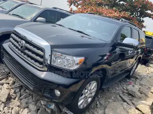 Toyota Sequoia Platinum 4dr SUV (5.7L 8cyl 6A) 2016 Black