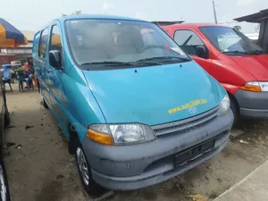 Toyota HiAce 2004 Blue