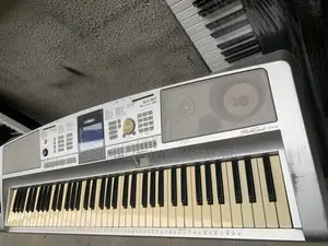 Yamaha Dgx305 Durable Keyboard