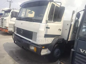 Mercedes Benz 1320 Truck With 8 Bolt