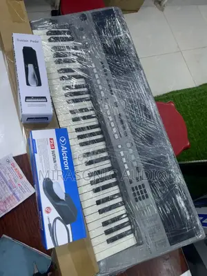 Yamaha UK Used Keyboard PSR E443