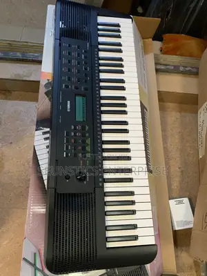 Quality Yamaha PSR E283 Keyboard (Piano)
