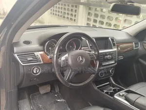 Mercedes-Benz M Class ML350 4MATIC 4dr SUV AWD (3.5L 6cyl 7A) 2015 Gray