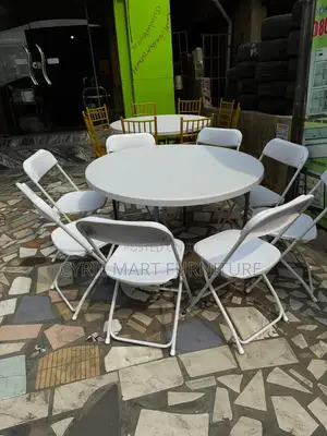 4ft Banquet Round Table by 8 Seaters