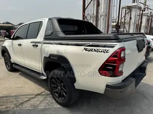 Toyota Hilux 2021 White