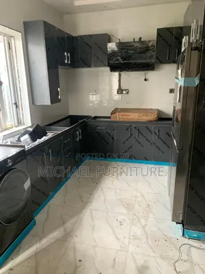 Durable and Expertly Crafted Kitchen Cabinet