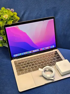 Laptop Apple MacBook Pro 2017 8GB Intel Core I5 SSD 256GB
