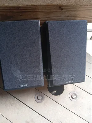 Edifier Studio Monitor