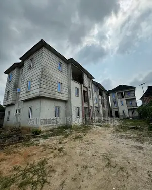 2bdrm Block of Flats in Sars Rd Ph, Port-Harcourt for sale