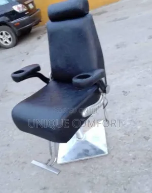 Imported Executive Stylist/Barber Chair With Cup Holders