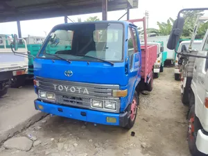 Toyota Dyna 300 Six Tyres With Strong Chassis