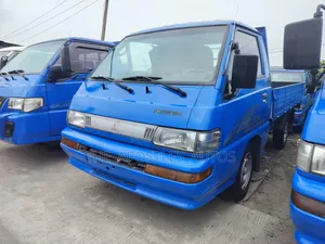Mitsubishi Derica Truck
