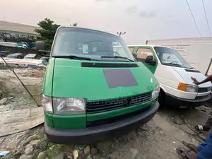 Volkswagen Transporter 2004 Green