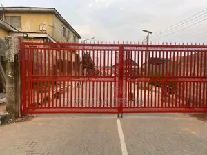 Transparent Morden Gate