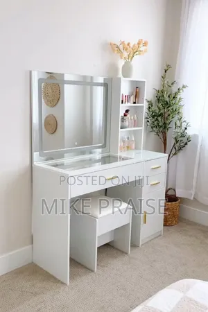 Quality and Standard Dresser