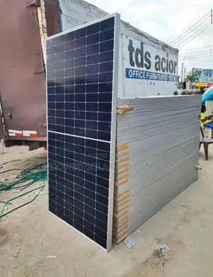 585w Brand New Solar Panels Are Available in Stock