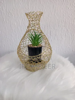 Gold Flower Vase for Shelves Tables 003