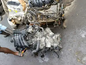 Complete Engine and the Gearbox Nissan Tiida Mr1. 8