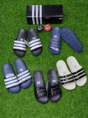 Original Adilette Cloudfoam Slides