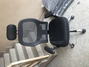 Executive Office Swivel Mesh Chair With Headrest