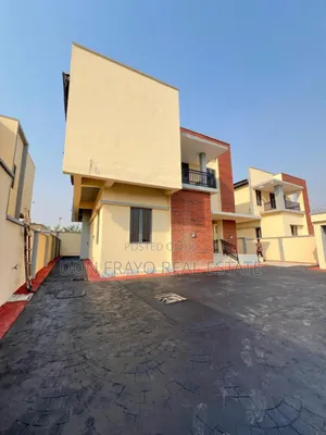 4bdrm Duplex in Plantation Estate, Oluyole for sale