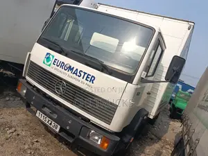 Mercedes Benz 814 Cargo Truck 2000 White