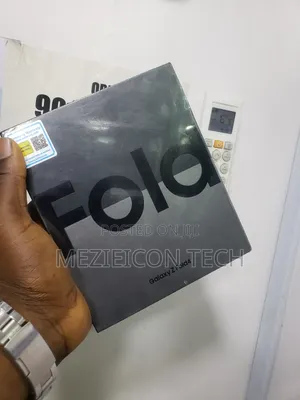 New Samsung Galaxy Z Fold4 256 GB Gold